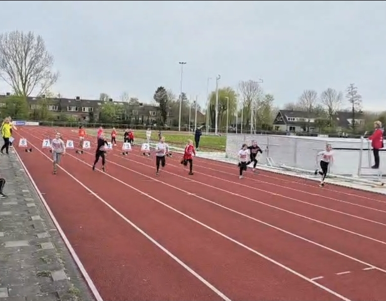 Jeugdleden AV Edam zorgen voor spektakel bij OJC