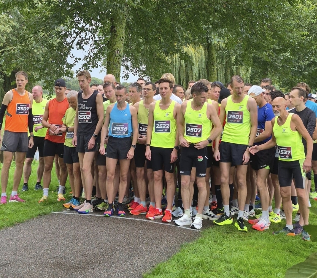 Robert de Boer (Van Puk) en Angéla de Boer heersen tijdens herfstachtige Body Results Vestingloop 